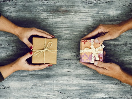 Consegna e ritiro di pacchi presso lo stesso indirizzo con ExchangeService